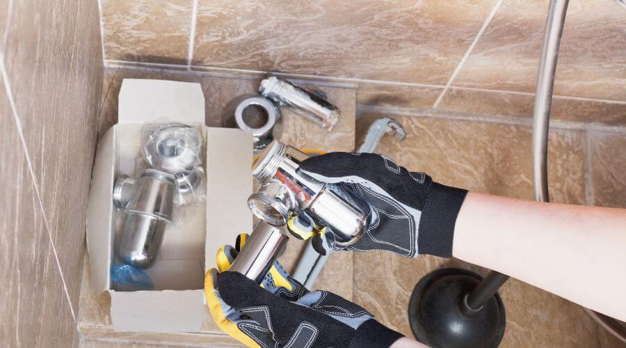 Professional gutter cleaning in Franklin, MI
